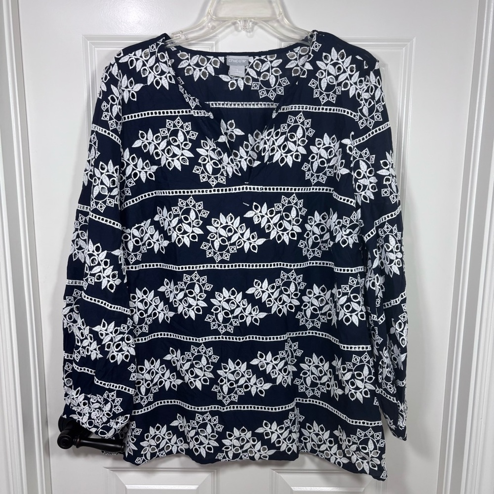 Chicos Eyelet Embroidery Long Sleeve Blouse Women’s 3 (16/18) Blue White